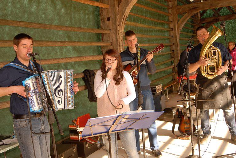 Prvo leto društva · 2015